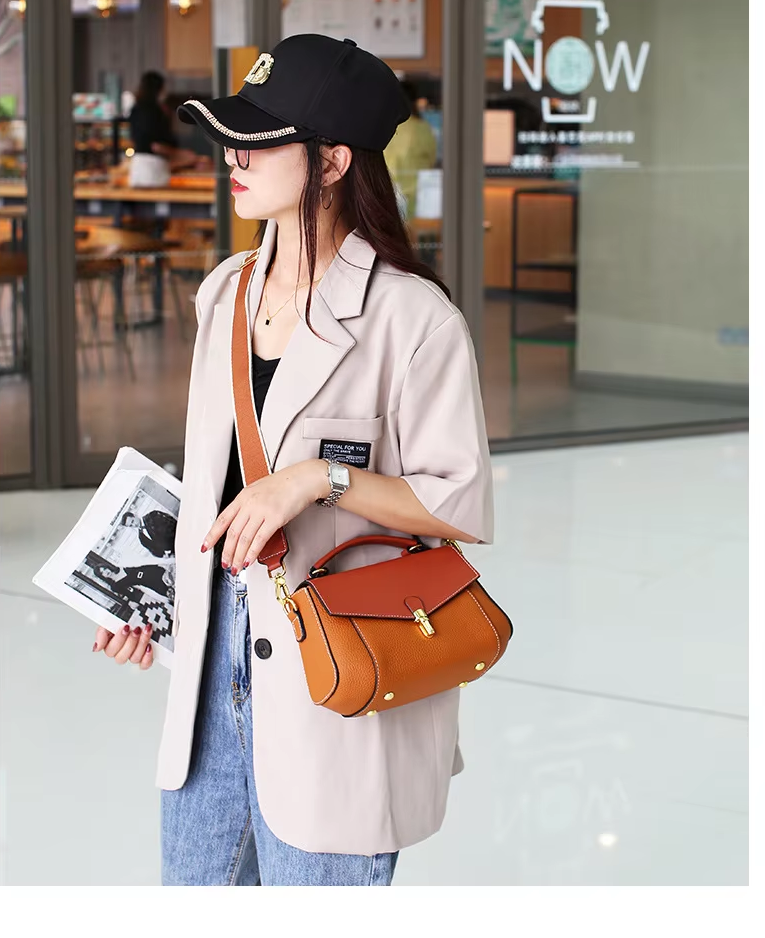 Small Genuine Leather Shoulder Handbag for Women - Coffee